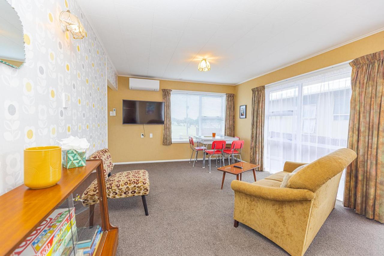 Le Riva Bed And Breakfast By The Beach Whanganui Exterior photo
