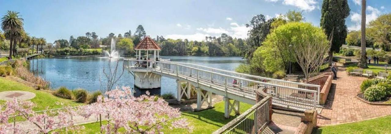 Le Riva Bed And Breakfast By The Beach Whanganui Exterior photo